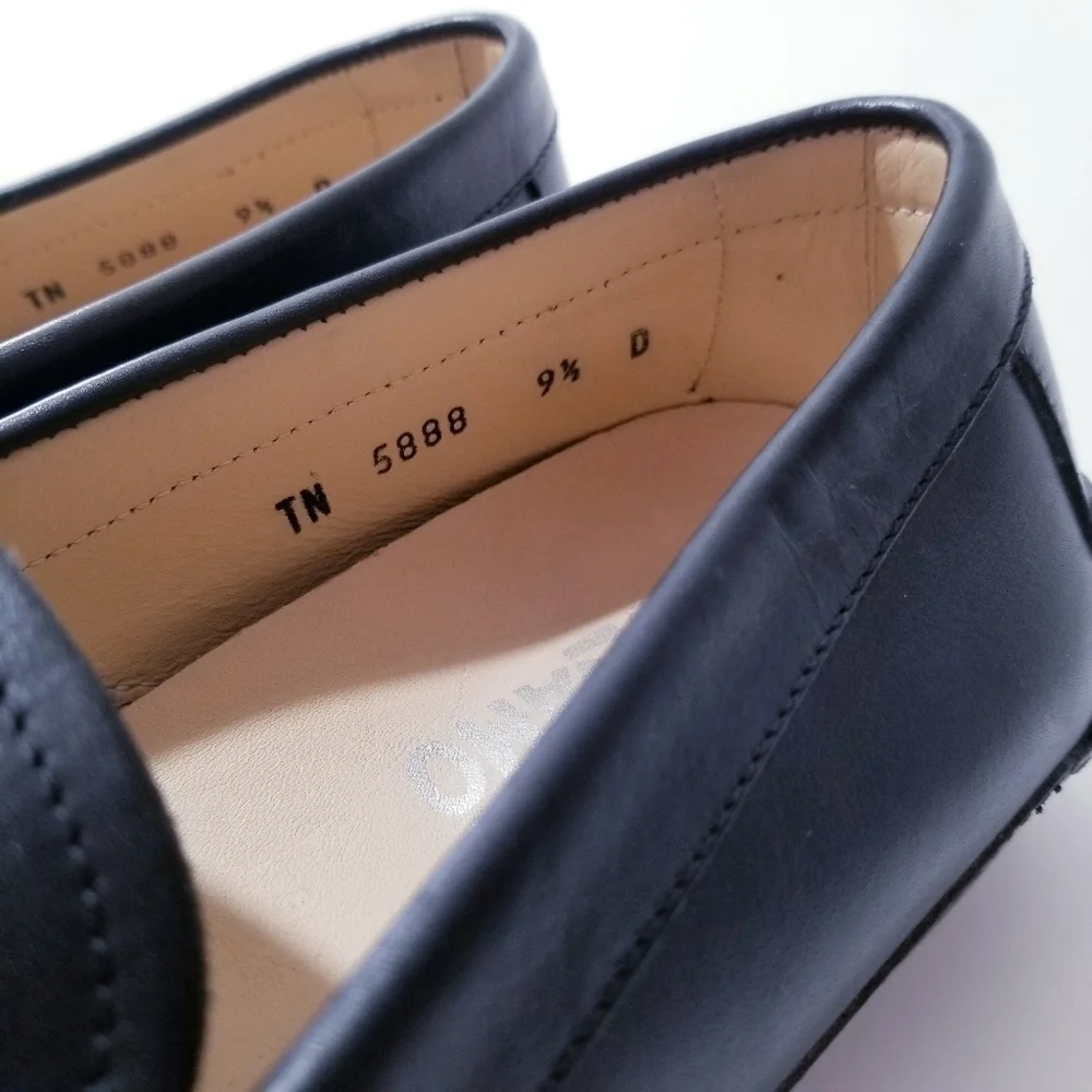 SALVATORE FERRAGAMO Black Leather Side Buckle Loafers Wine Vibram Sole 9.5